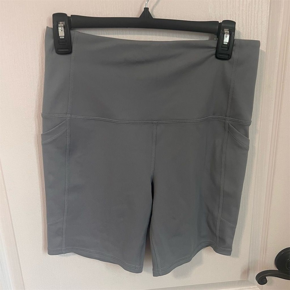 DSG‎ Women's Athletic High Rise Bike Shorts Size Small Gray Activewear NWT